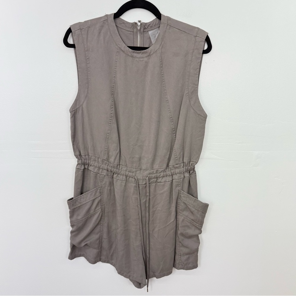 CALIA by Carrie Underwood Sleeveless Gray Romper C6